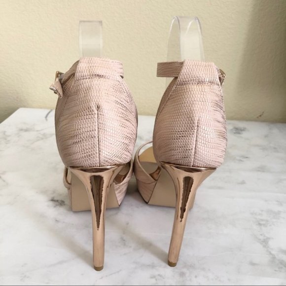 Ankle Strap Elegant Platform Pump - Picture 5 of 9